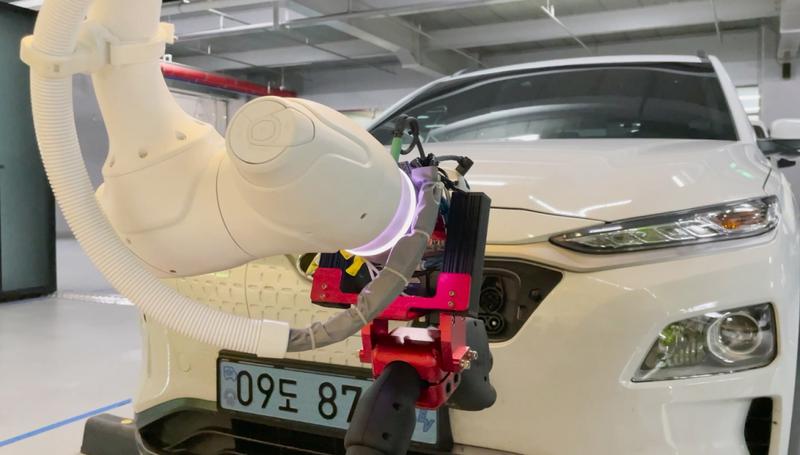 두산 협동로봇을 활용한 모던텍 전기차 자동 충전 시스템(RACS)